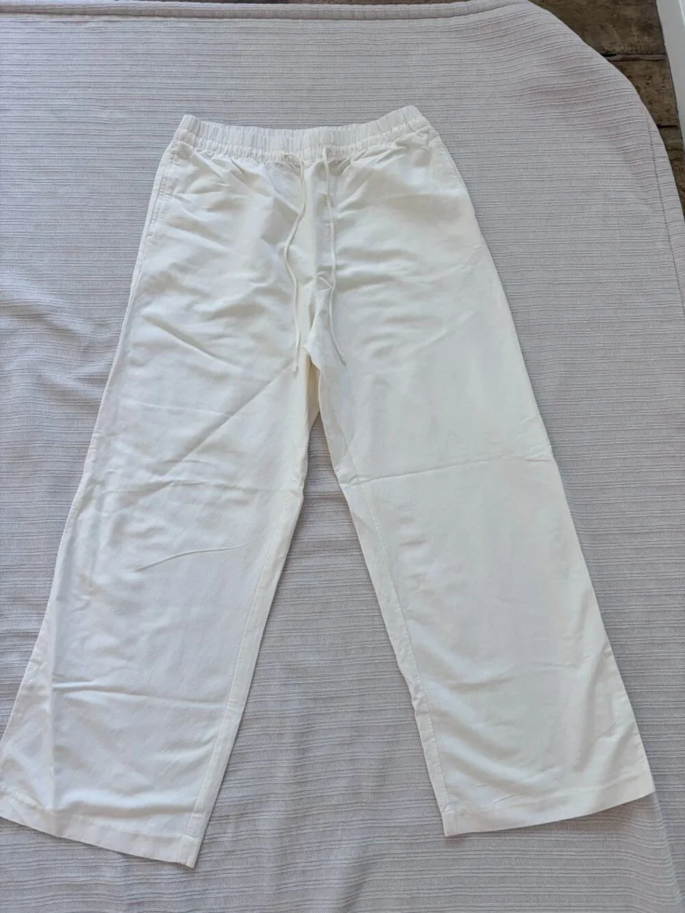 H&M Medium size Linen blend pants